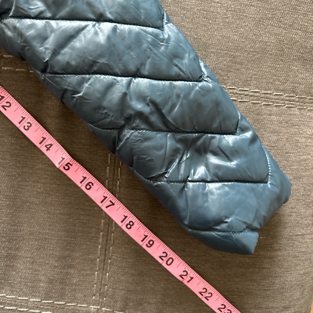 Armani Jeans Women's Puffer Jacket - Dark celadon full zip pockets. Size 0 - Picture 6 of 9